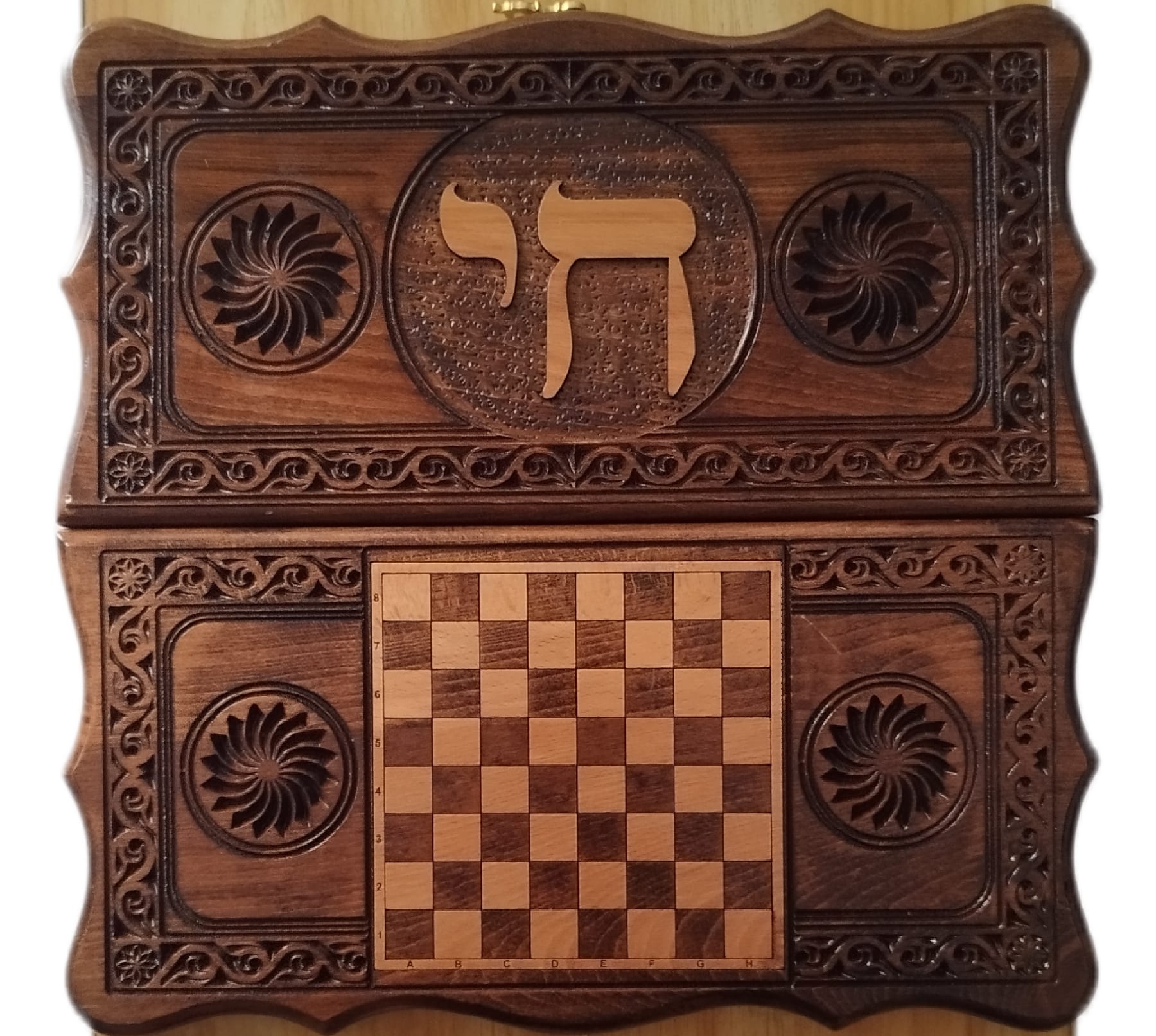 classic-wood backgammon board